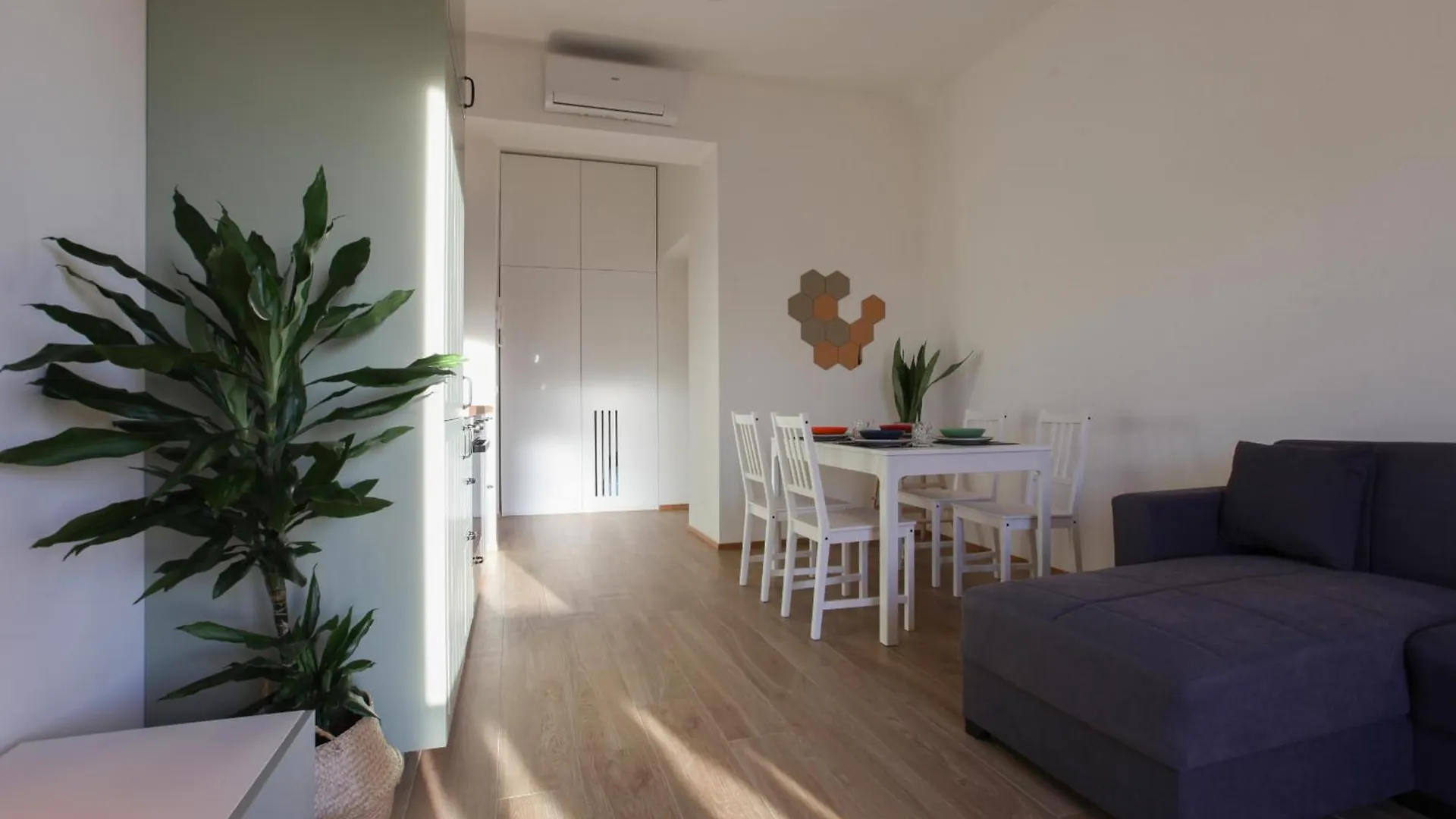 Apartment Cuore Dei Navigli - Your Home Milan Italy